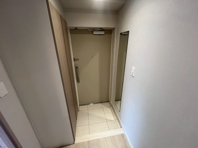 Alivis原木中山の玄関