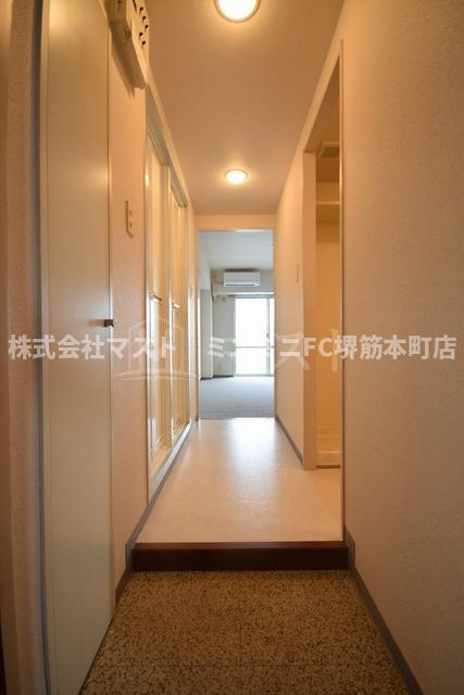 エトワール北梅田の玄関