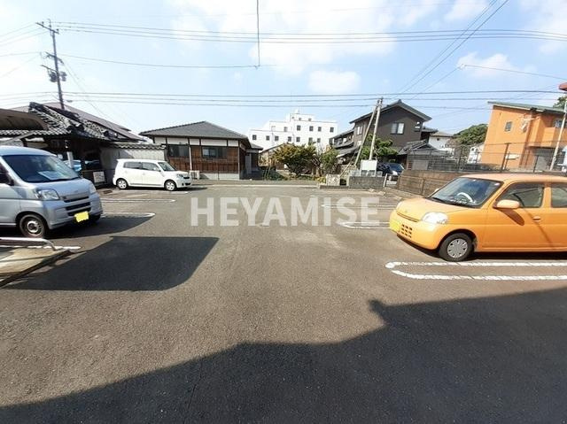 レスポアールの駐車場