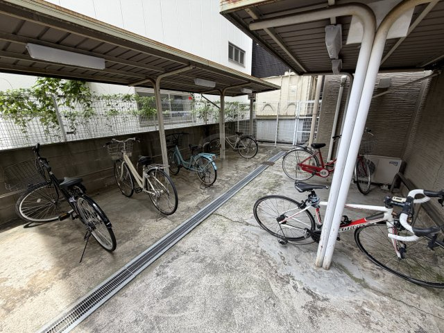 パレーエスポワール三国のその他|駐輪場