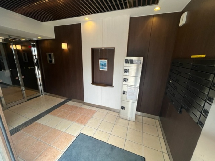 フローラ東戸塚のエントランス