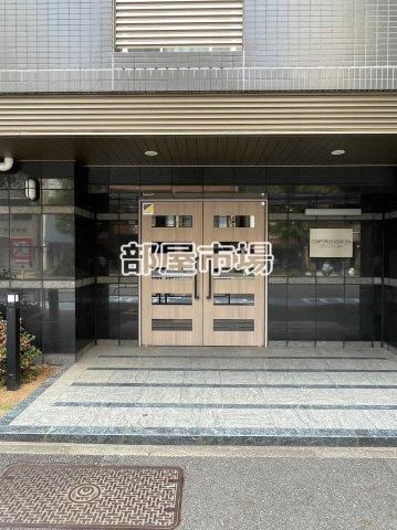 コンフォラス浅草のエントランス
