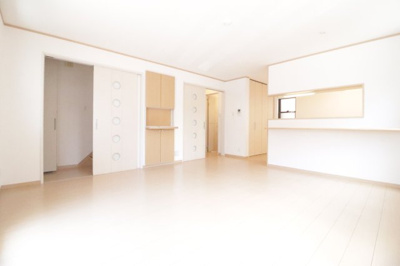 【居間・リビング】 | 野田６丁目4LDK戸建て駐車場付き