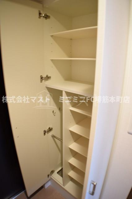 プレサンス玉造駅前の収納