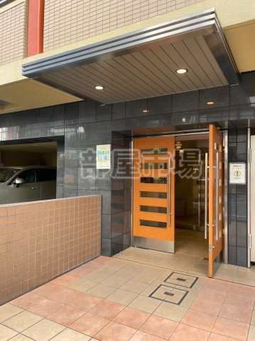 ひびき錦糸町 門田ビルのエントランス