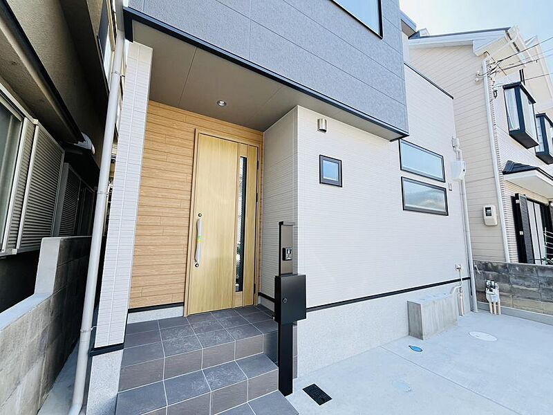 【新築戸建】長岡京市神足四ノ坪「長岡京駅」3LDKのエントランス