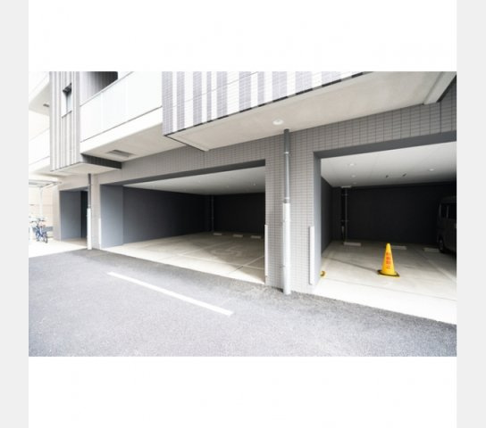 グランカーサ横浜磯子の駐車場