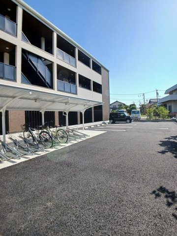 アウル吉祥寺南の駐車場
