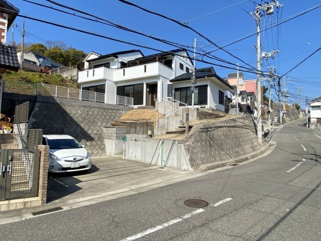 垂水区星が丘3丁目一戸建の前面道路含む現地写真