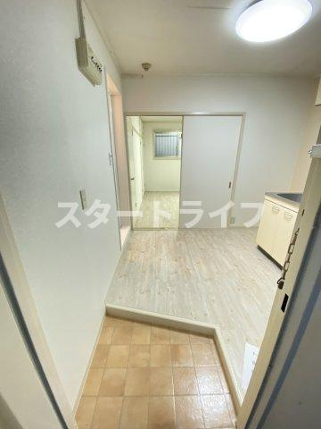 大阪市淀川区西中島５丁目の賃貸マンションの玄関