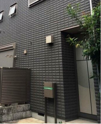 江東区亀戸５丁目のアパートのエントランス