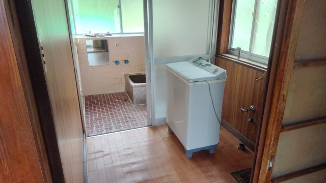 胎内市羽黒　２階建　８DKの脱衣所