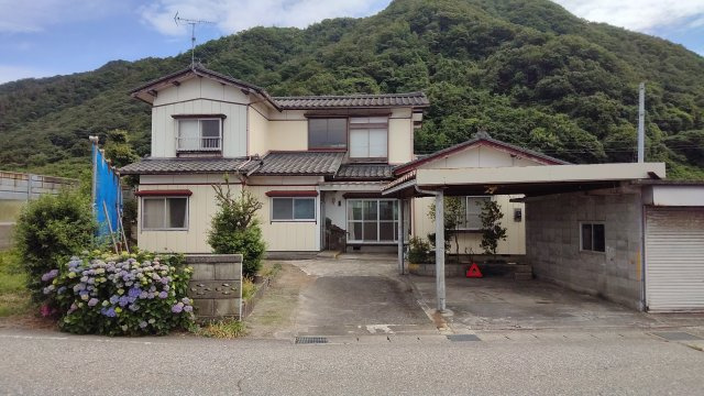 胎内市羽黒　２階建　８DK