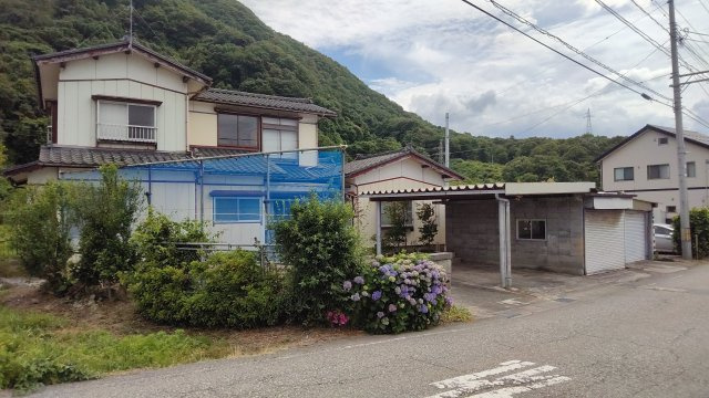 胎内市羽黒　２階建　８DKの外観