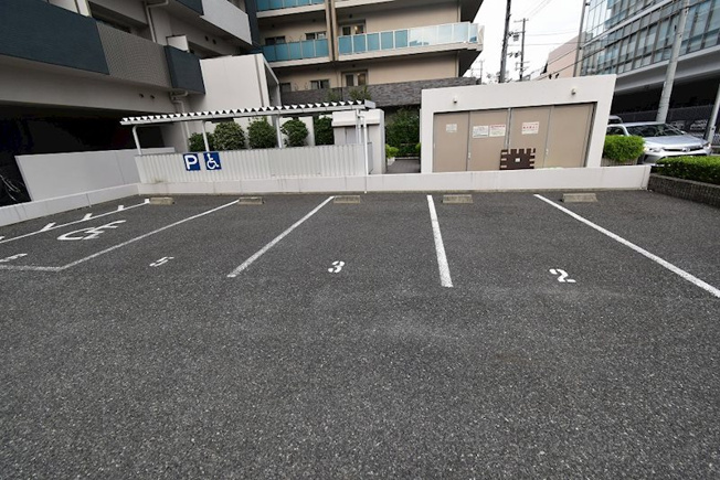 【駐車場】ア・ミュゼ新大阪