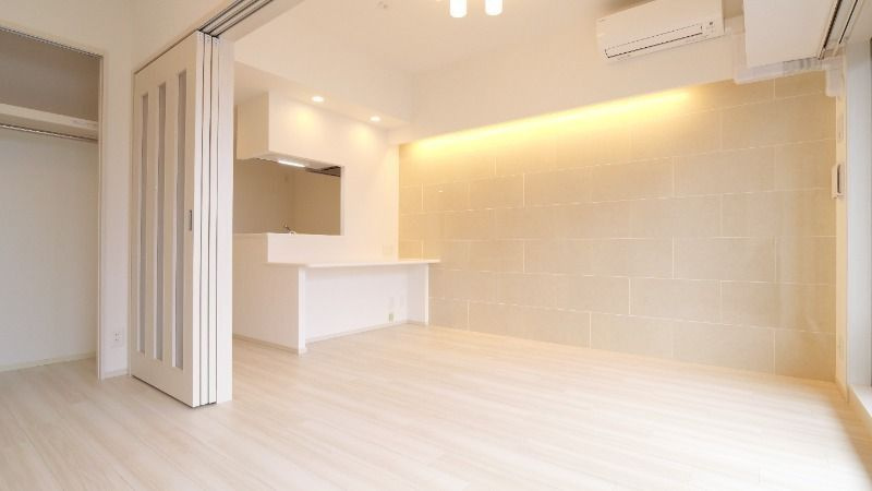 大阪市浪速区恵美須西１丁目の賃貸マンションの居間・リビング