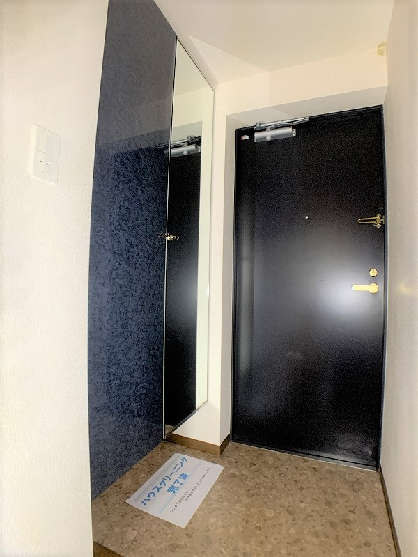 プルーリオン本町の玄関