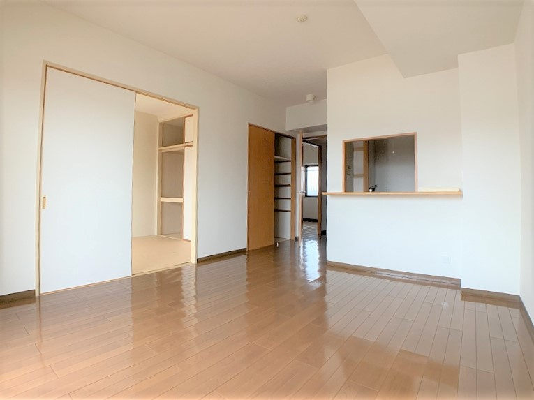 プルーリオン本町の居間・リビング