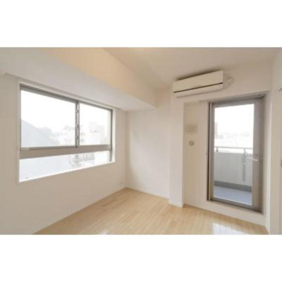 【居間・リビング】 | パークアクシス神楽坂ステージ | ※写真は同タイプ住戸です。