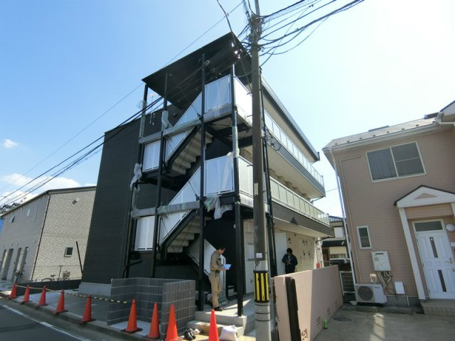 リブリ・アヴニールの外観