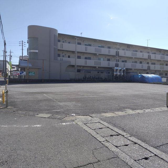 津島町５丁目店舗の駐車場