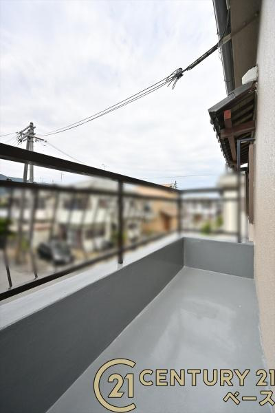 御所市櫛羅　一戸建のバルコニー|■現地撮影写真■日当たりのよいバルコニー！洗濯物もよく乾きます！