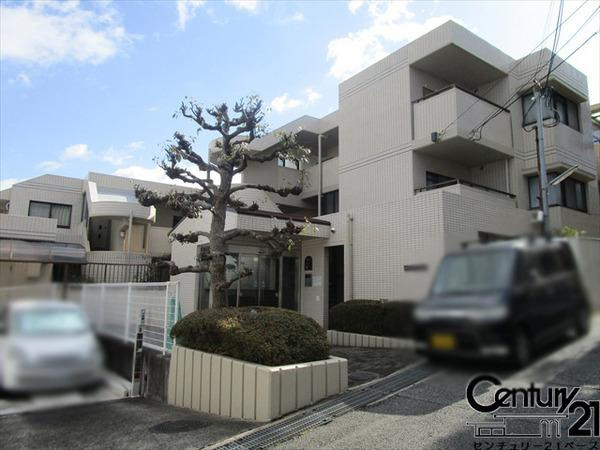 ドムール国分旭ケ丘の外観|■現地撮影写真■近鉄・ＪＲの２沿線が徒歩圏内！お気軽にお問い合わせください！