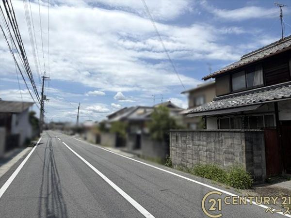 北葛城郡広陵町大字的場の売地の前面道路含む現地写真|■現地撮影写真■前面道路６ｍ以上と広々開放的です！