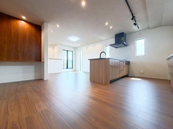 藤沢市辻堂太平台１丁目の新築一戸建の居間・リビング