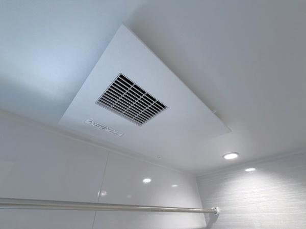 横浜市緑区鴨居町の新築一戸建の内観：施工例|浴室暖房乾燥機・同仕様写真