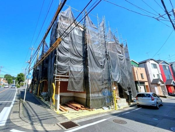 横浜市緑区鴨居町の新築一戸建の前面道路含む現地写真