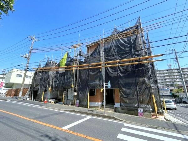 横浜市緑区鴨居町の新築一戸建の前面道路含む現地写真