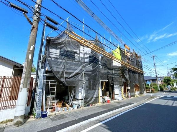 横浜市緑区鴨居町の新築一戸建の前面道路含む現地写真