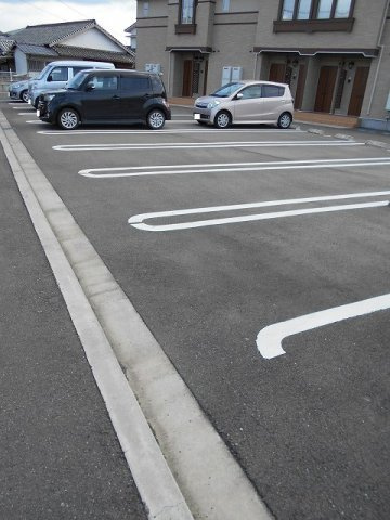 クレメント　Ｂの駐車場