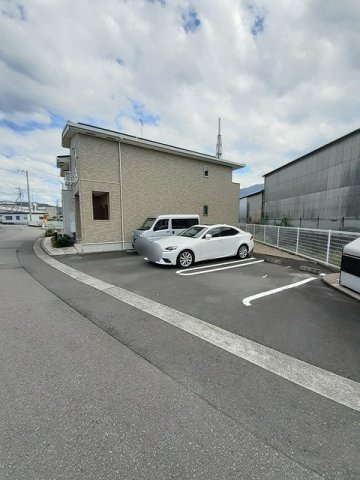 フリシュの駐車場