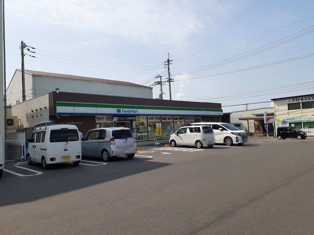 フリシュの周辺|ファミリーマート川之江上分店様まで700m
