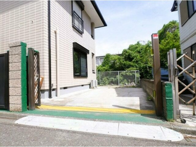 【駐車場】 | スマイルート港南中央 | サイズにより2台可能！