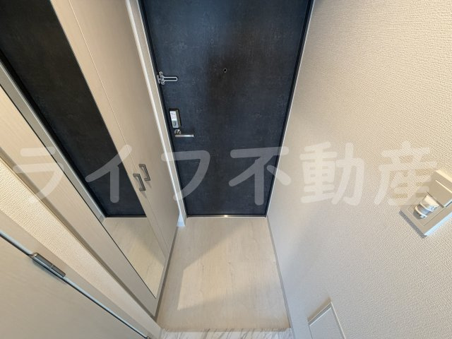 エスリード大阪イーストエッジの玄関