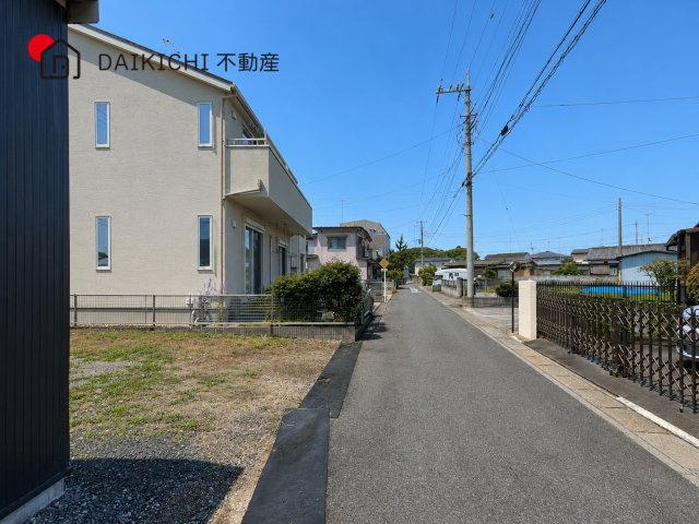 【前面道路含む現地写真】 | 羽生市大字上新郷　中古戸建
