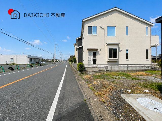 【前面道路含む現地写真】 | 羽生市大字上新郷　中古戸建
