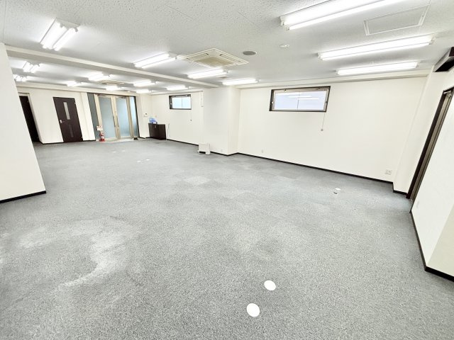 NEXT第二ビルの駐車場