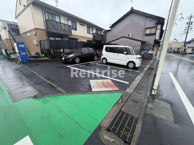 グリーンヒルズ常磐Bの駐車場
