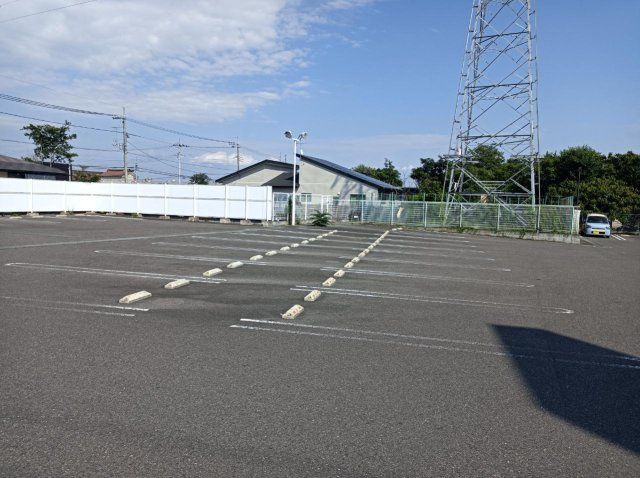 【駐車場】