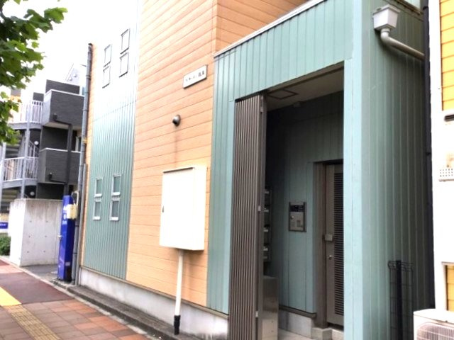 フェリーチェ鶴見のエントランス
