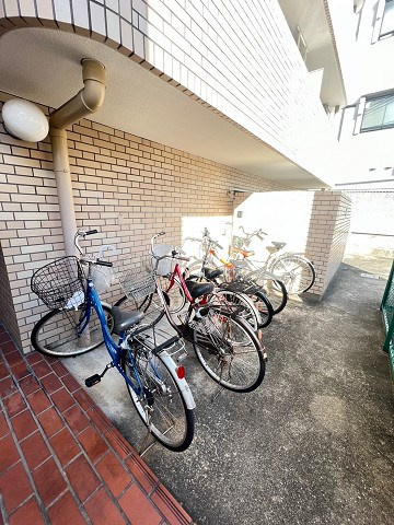 ヴェルドール塚口の駐車場
