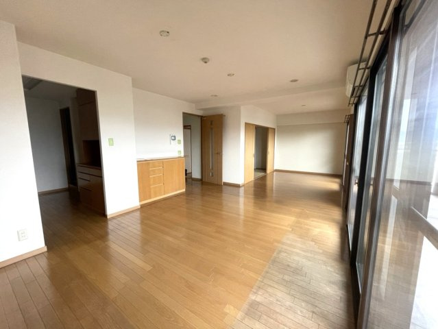 サーパスシティ木太一番館の居間・リビング