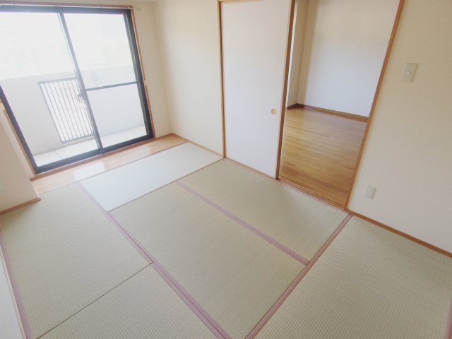 クレストコート海田栄町の子供部屋