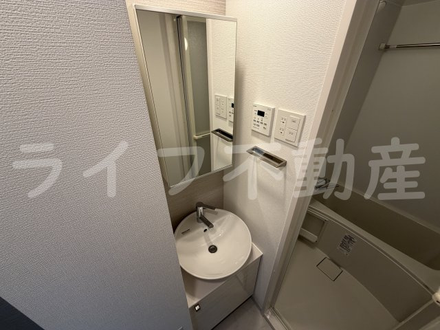 エスリード大阪イーストエッジの独立洗面台