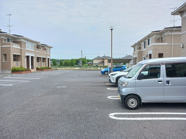 ポライトリーＣの駐車場|駐車場完備です