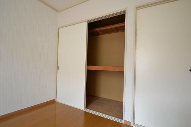 東村山市恩多町３丁目のアパートの収納